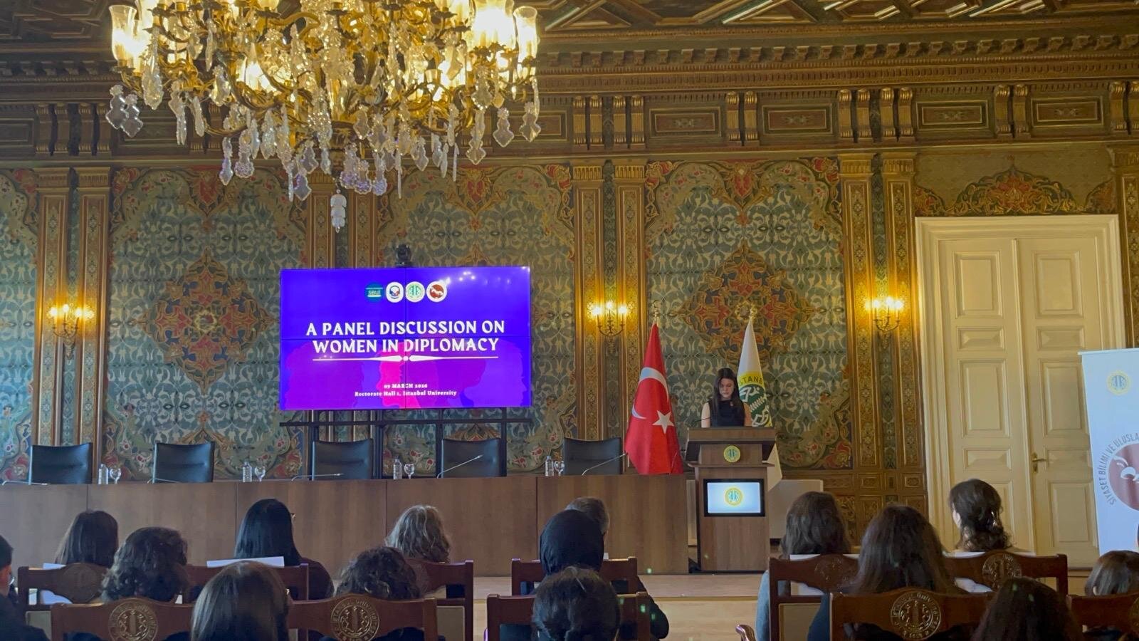 Women in Diplomacy panelinde açılış konuşması yapan konuşmacı, 9 Mart 2026